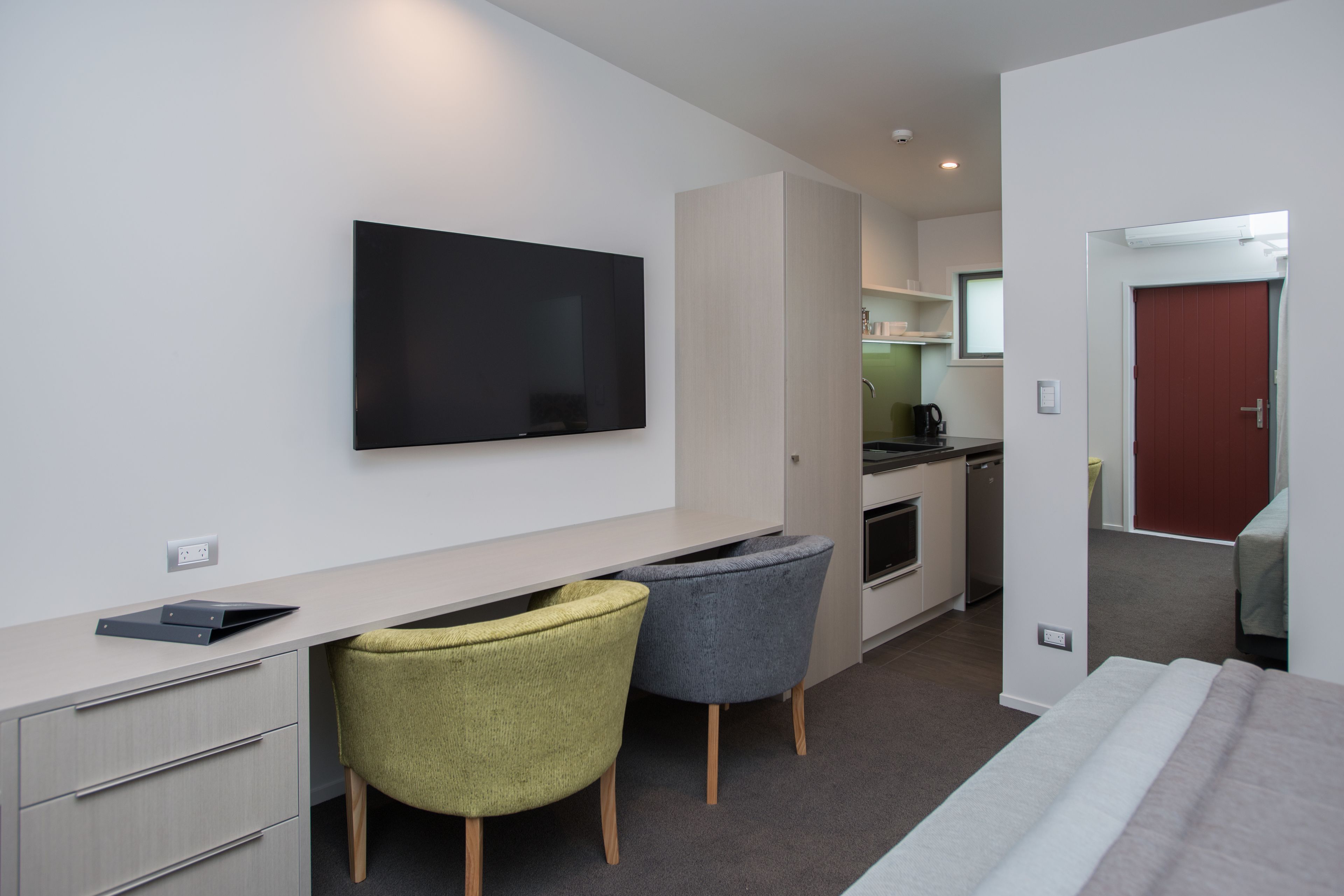 Estudio Premium, 1 cama King size | Ropa de cama de alta calidad y caja de seguridad en la habitación 