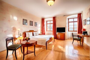 Phòng đôi Deluxe | Trang trí khác biệt, trang bị nội thất với thiết kế riêng biệt