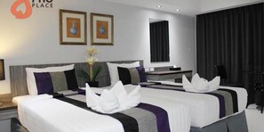 In-room safe, desk, rollaway beds, free WiFi - Pho Place (Bangkok)