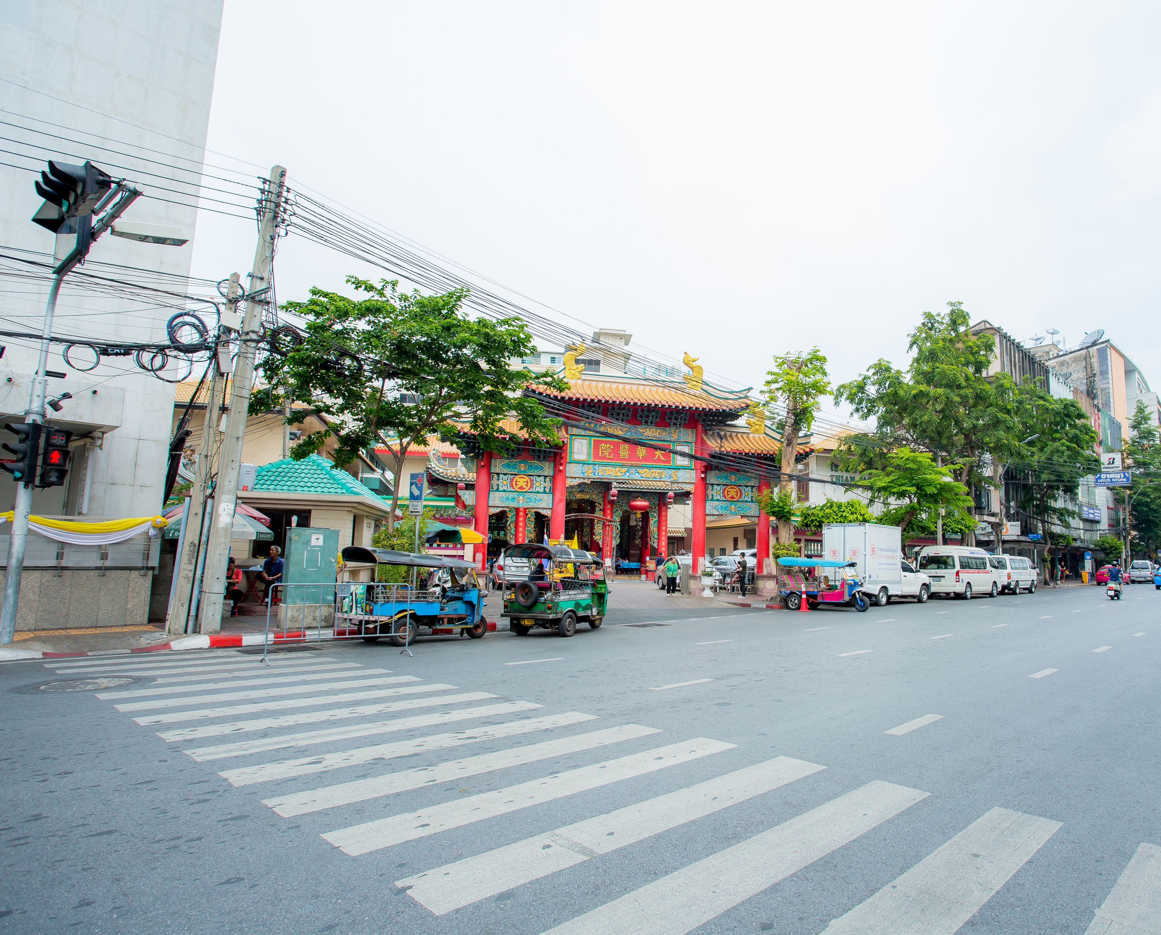 deluxe room | street view