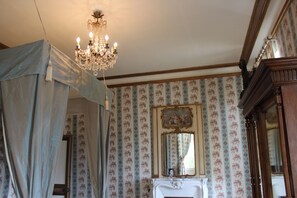 Double Room, Valley View (Valençay) | Premium bedding, desk, free cots/infant beds, free WiFi