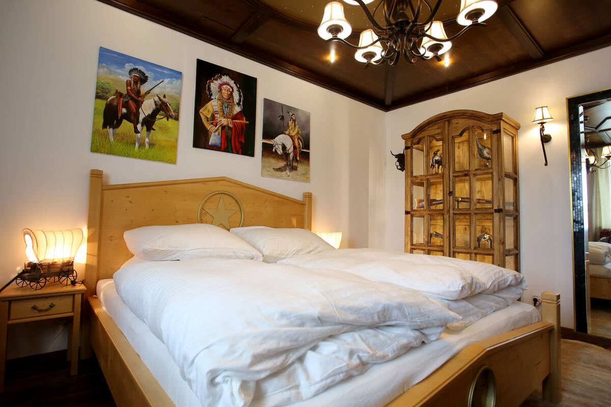 deluxe double room, hot tub | 1 bedroom, egyptian cotton sheets, premium bedding, down duvets