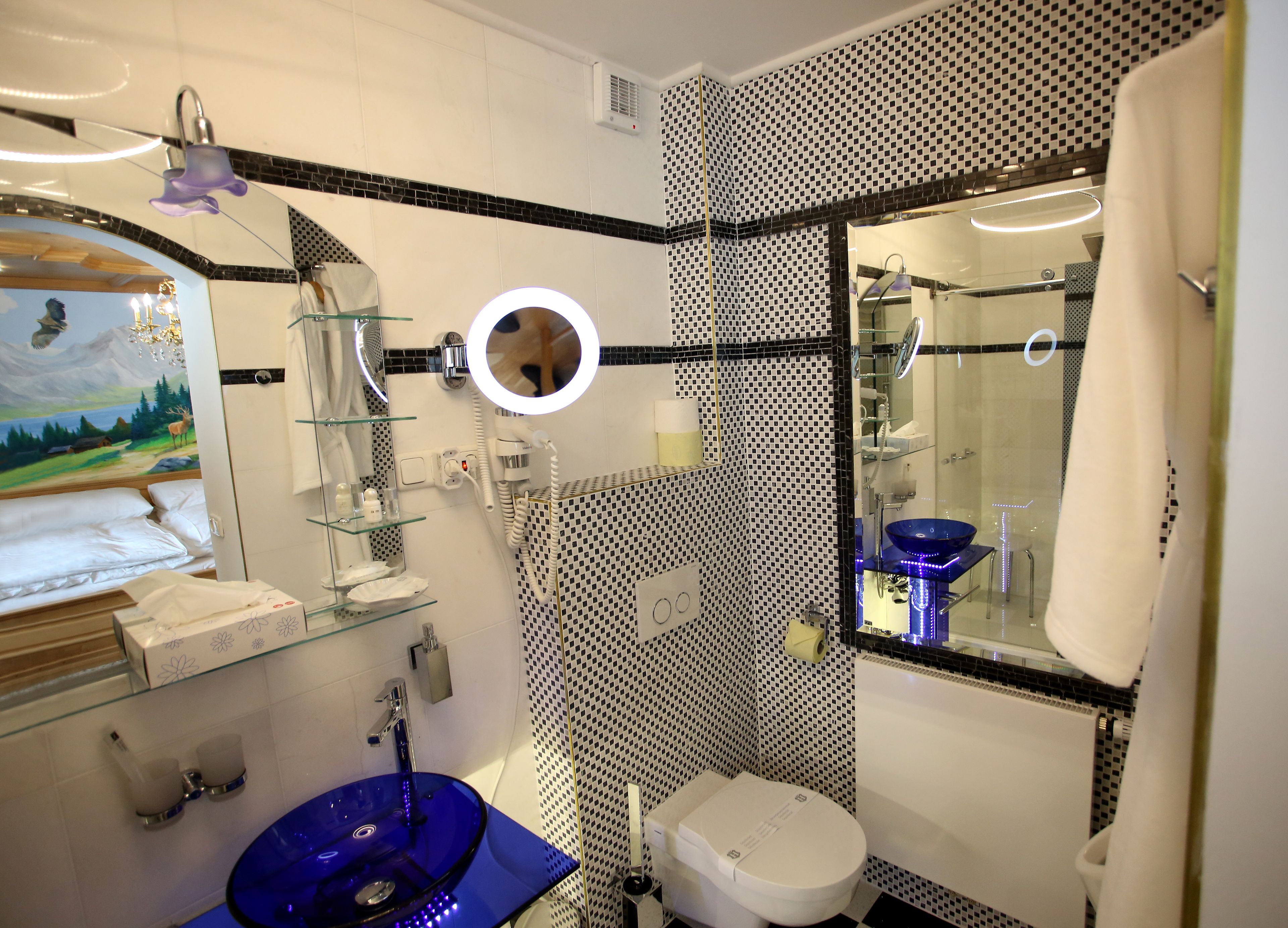 standard double room, 1 double bed | bathroom | free toiletries, hair dryer, bathrobes, slippers