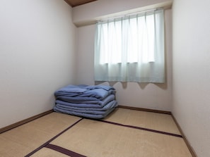 Japanese Style Room, Non Smoking, Shared Bathroom (For 1-2 people) | Iron/ironing board, free WiFi