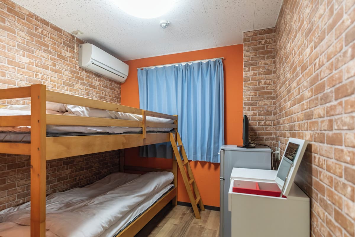 Twin Room, Non Smoking (Bunk bed) | Iron/ironing board, free WiFi