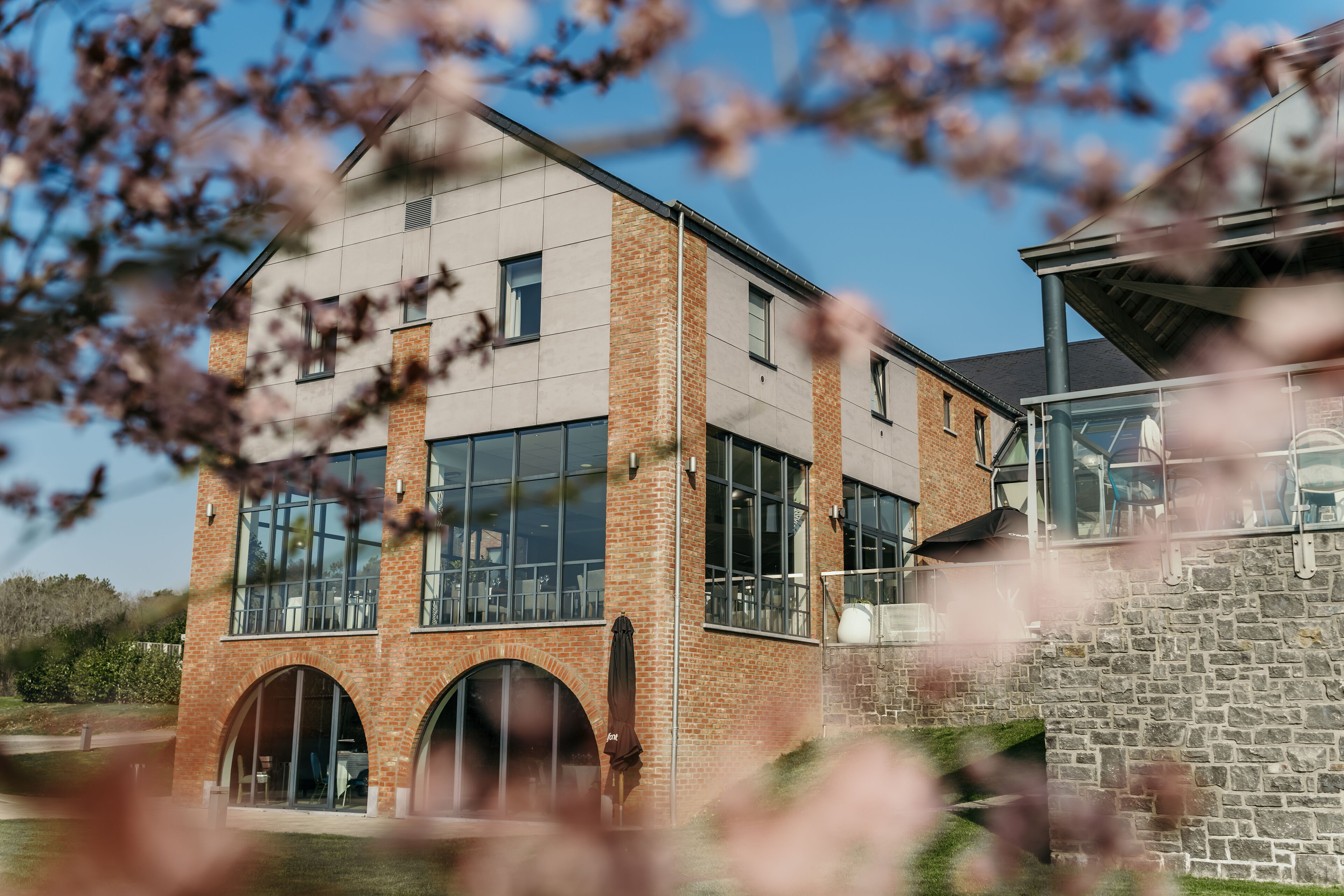 Breakfast, lunch, dinner served; local cuisine 