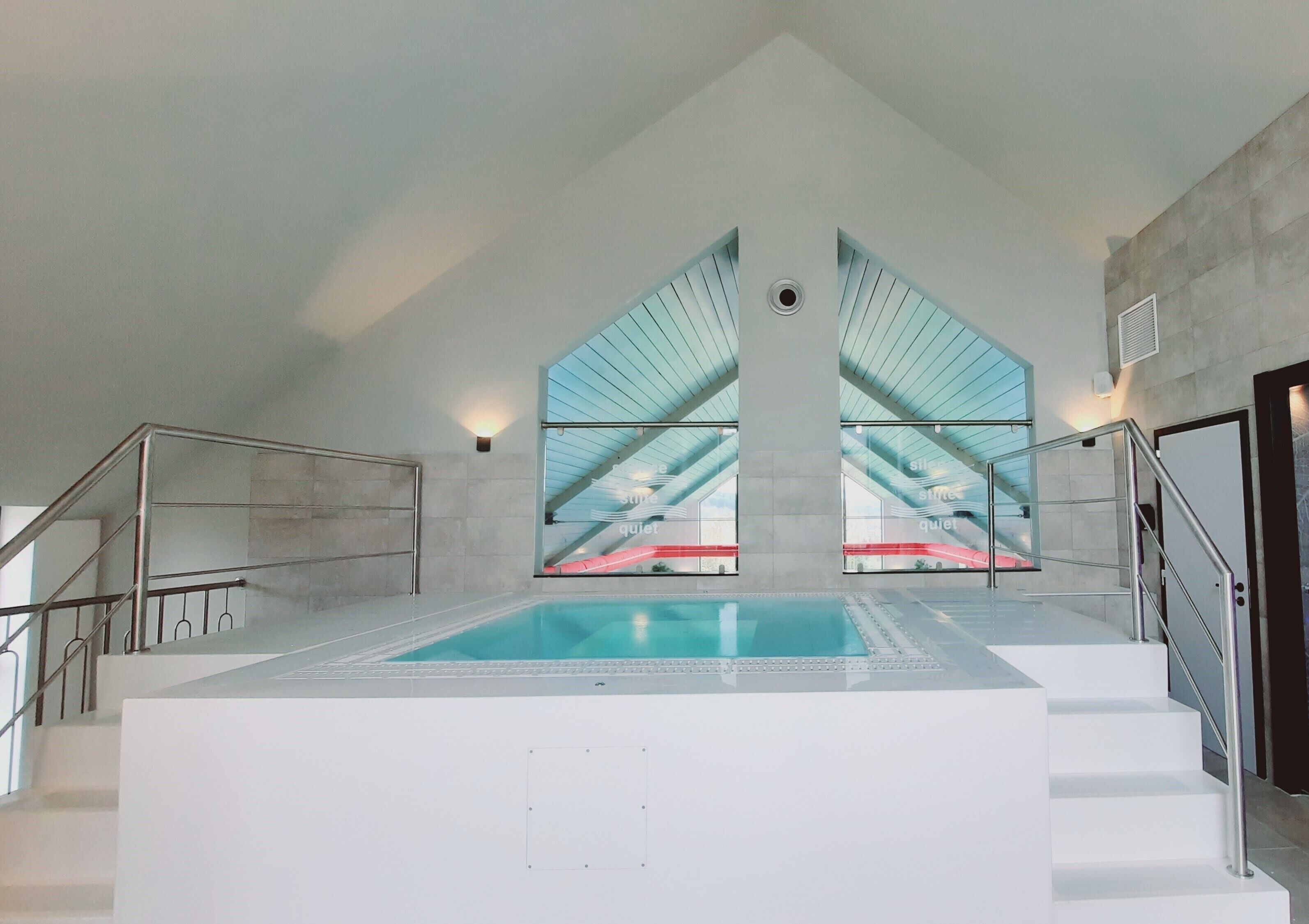 Indoor spa tub