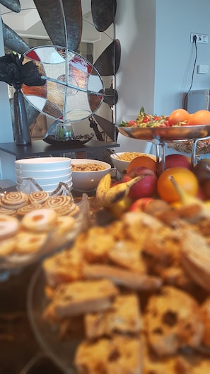 Daily buffet breakfast for a fee - Hotel Davia (Corbara)