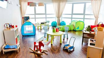 Lasten leikkialue sisätiloissa