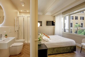 Junior Suite | Bathroom | Shower, hair dryer, towels - La Locanda di Piazza del Popolo (Rome)