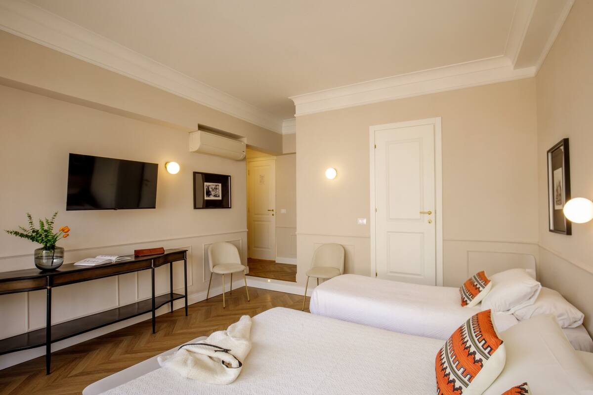 Minibar, in-room safe, desk, soundproofing