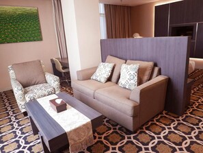 Flat-screen TV - Grandia Hotel (Bandung)