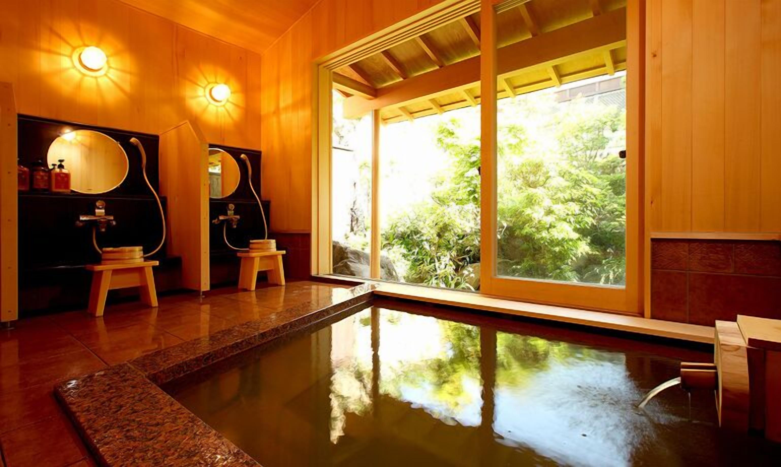 indoor spa tub