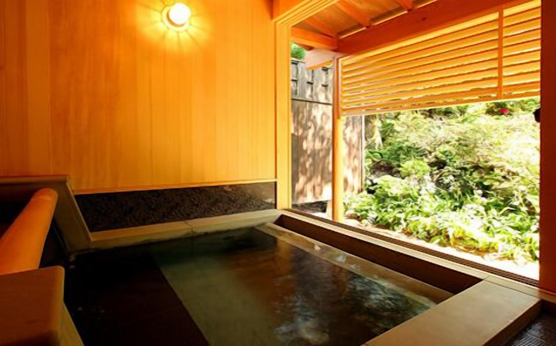 hot springs/mineral springs