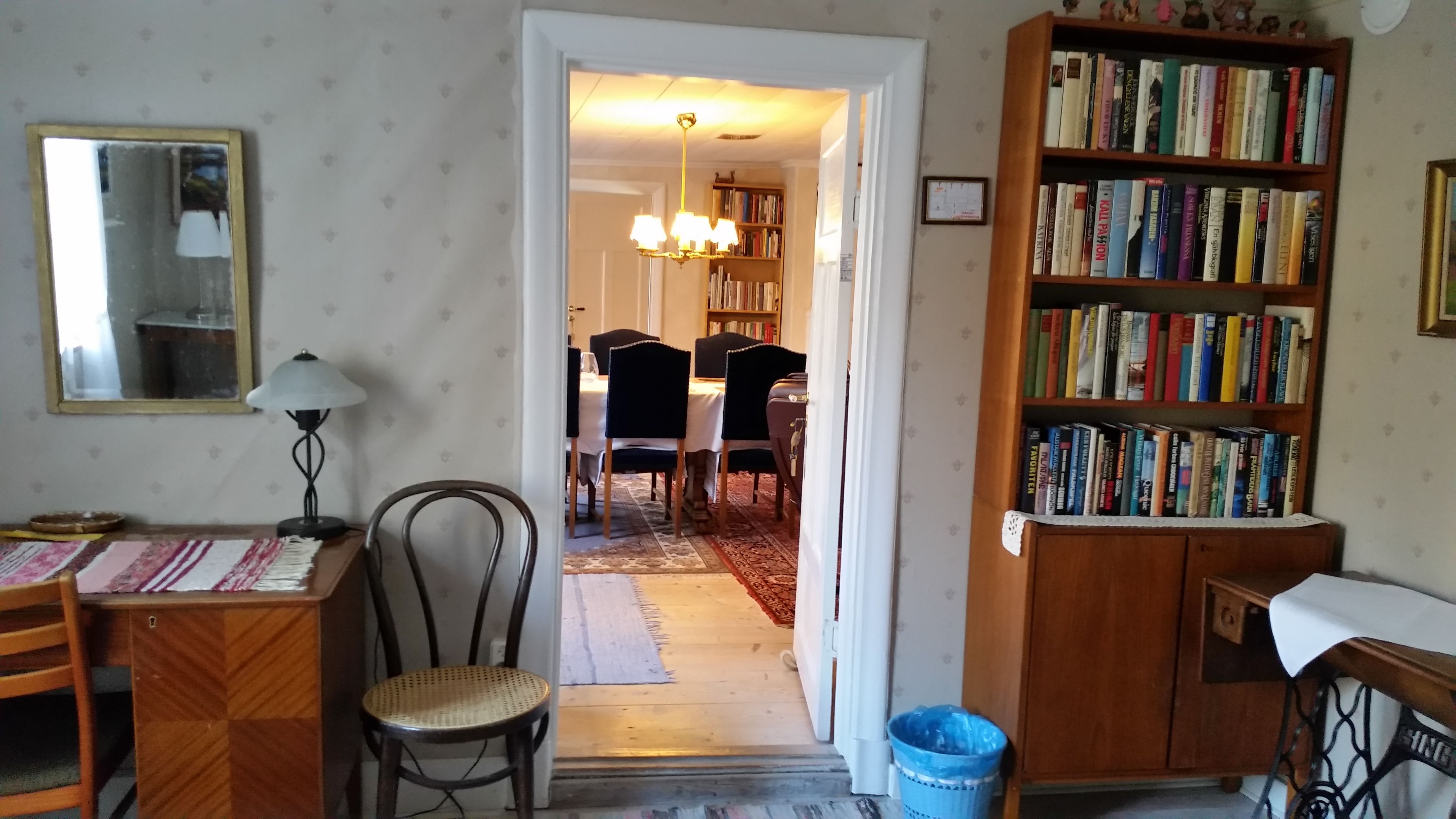 Kamar Double, kamar mandi umum | Didekorasi berbeda-beda dan dilengkapi dengan perabotan berbeda-beda