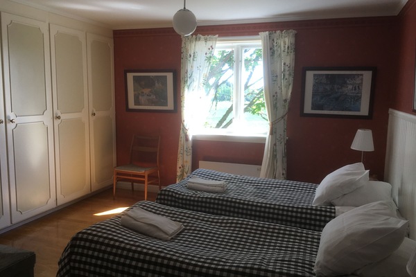 Familjehus | Individuell inredning, unika möbler, gratis wi-fi och sängkläder