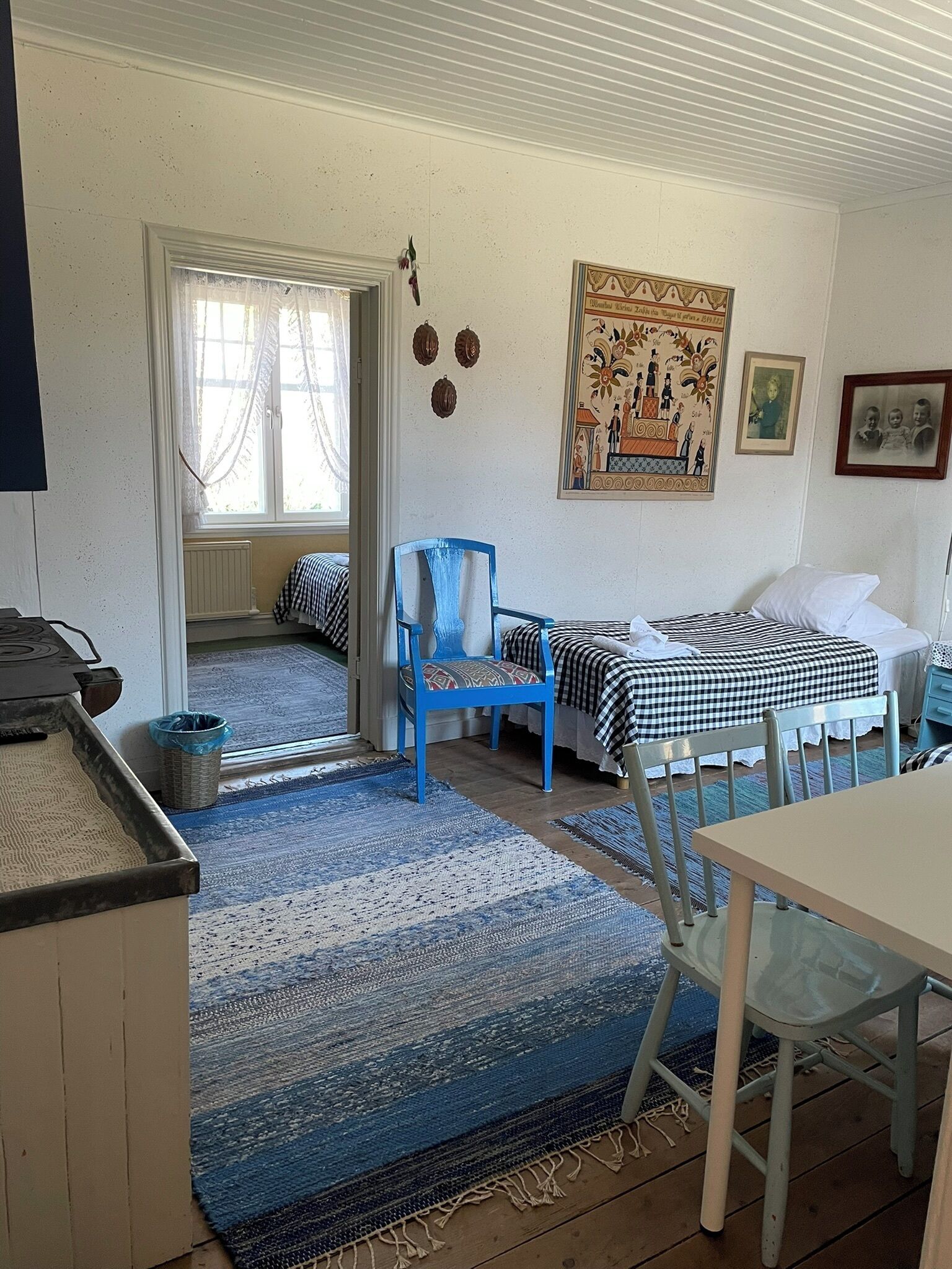 Family Room, Shared Bathroom | Room amenity