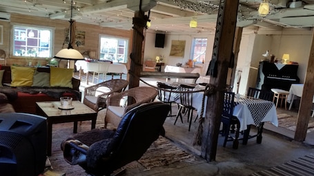 Zona de estar del vestíbulo. Brunnsta Gård