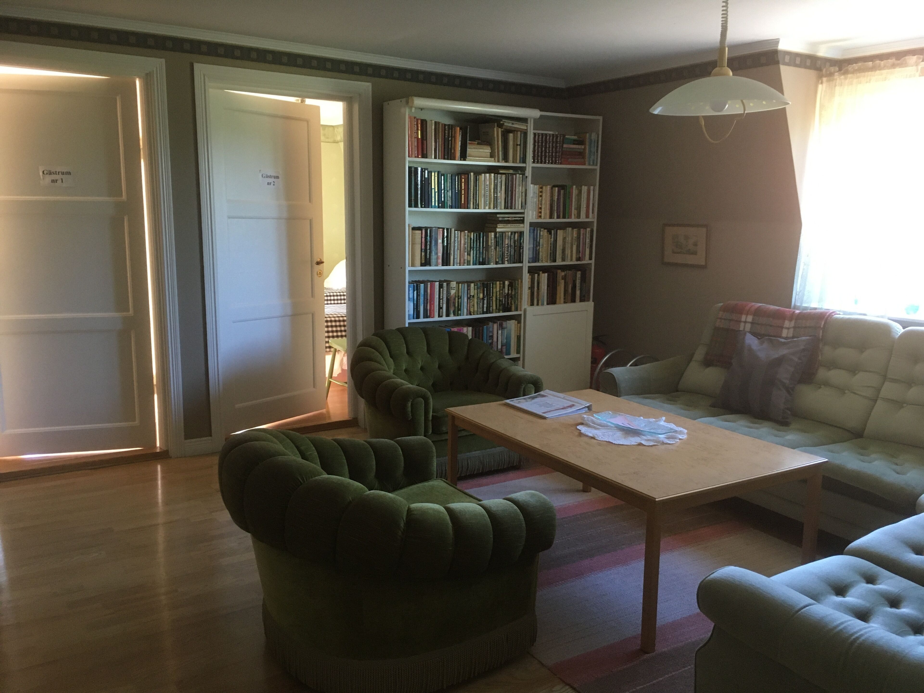 ファミリー ハウス | リビング エリア | 薄型テレビ