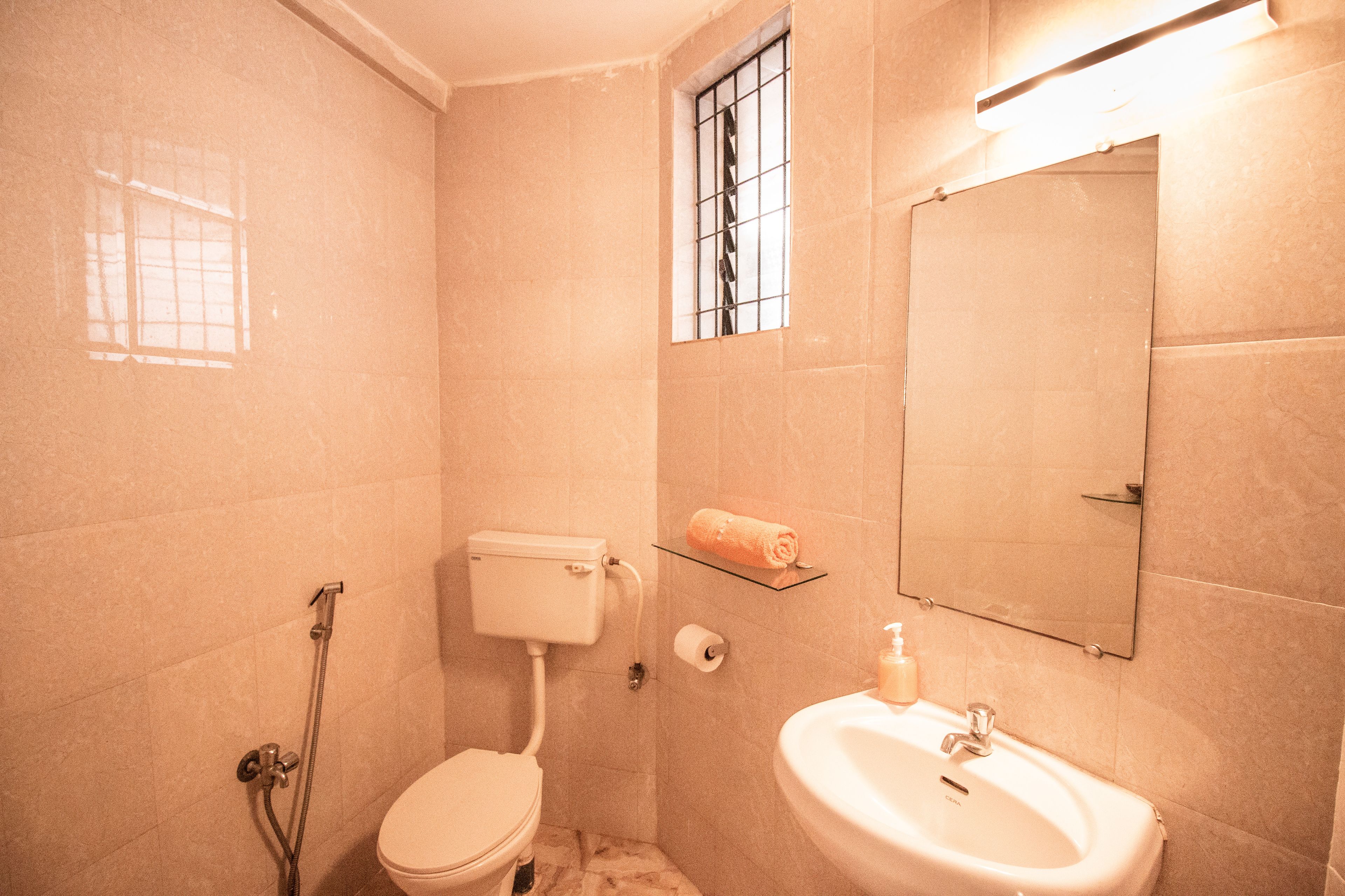 basic double room, 1 double bed | bathroom | shower, free toiletries, towels