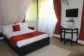 Deluxe Double Room | Desk, free WiFi - Signature Hotel Apartments (Jinja)