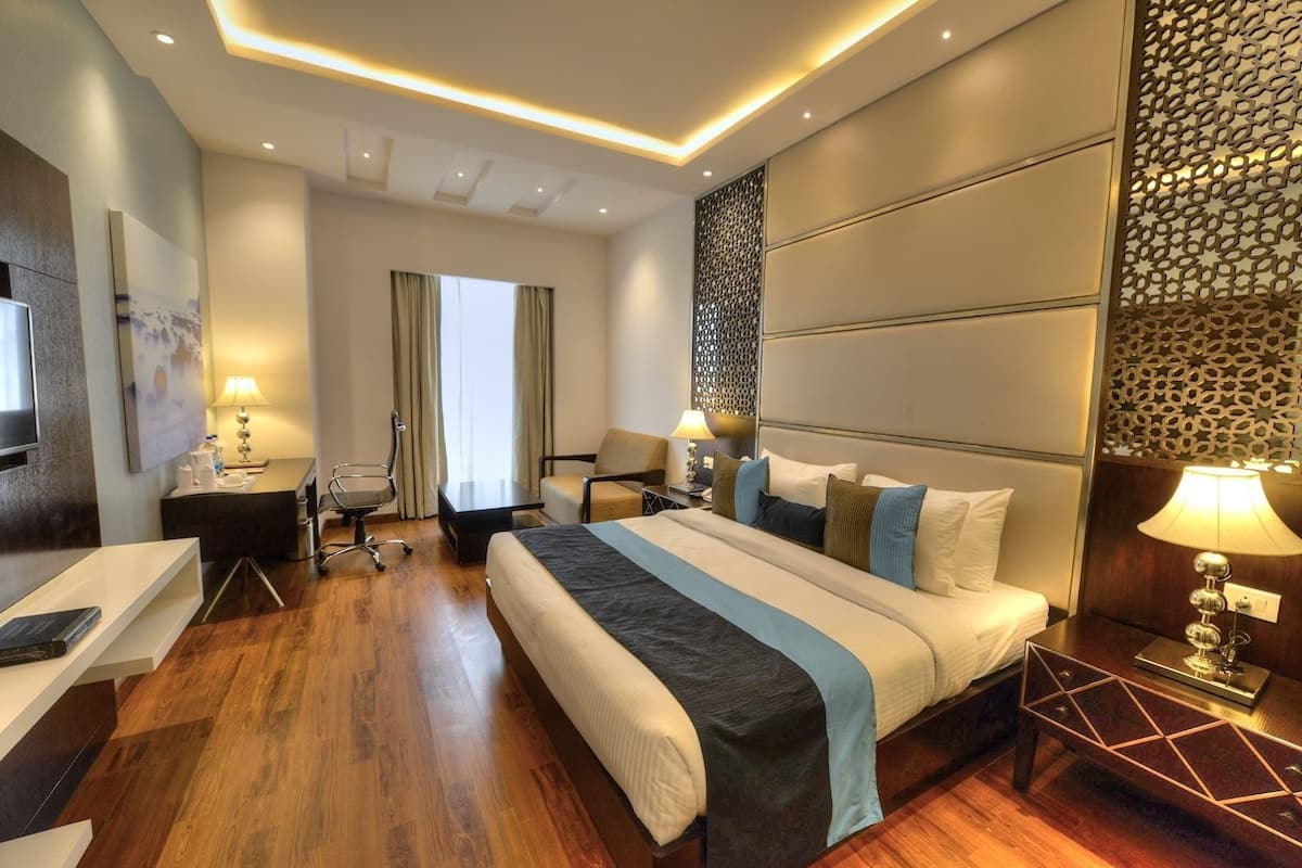 Minibar, in-room safe, desk, soundproofing