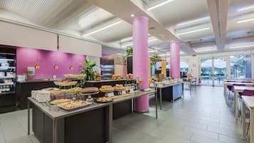 Breakfast buffet