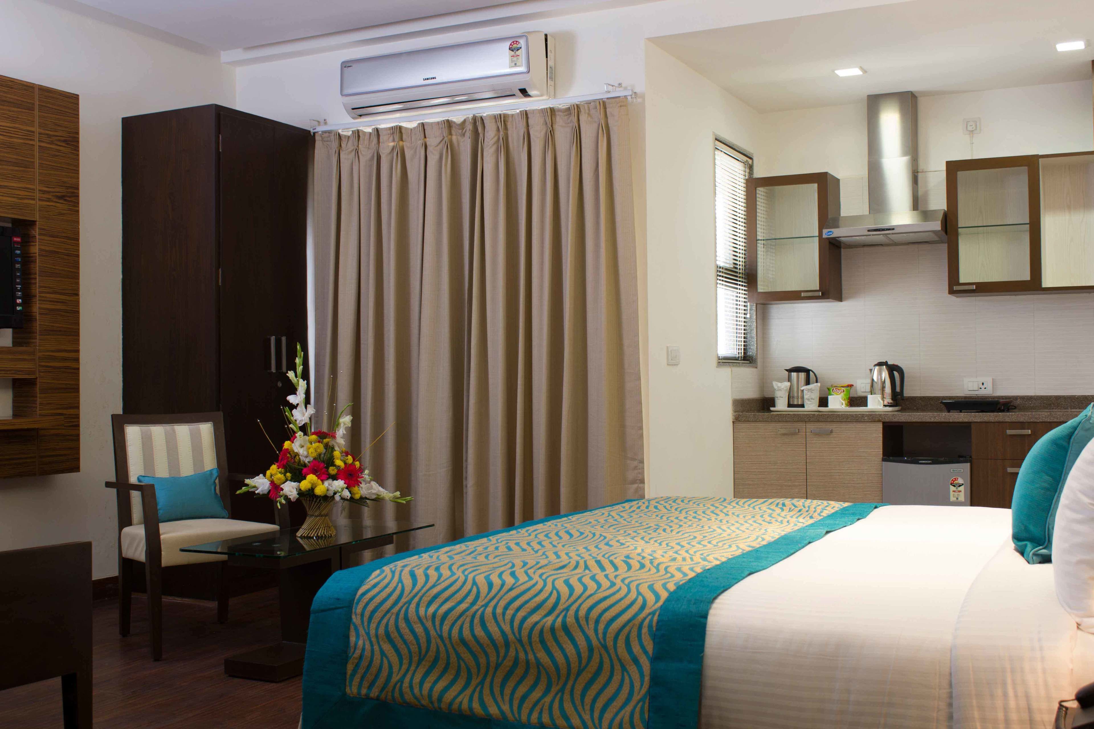 1 soverom, minibar, safe på rommet og skrivebord