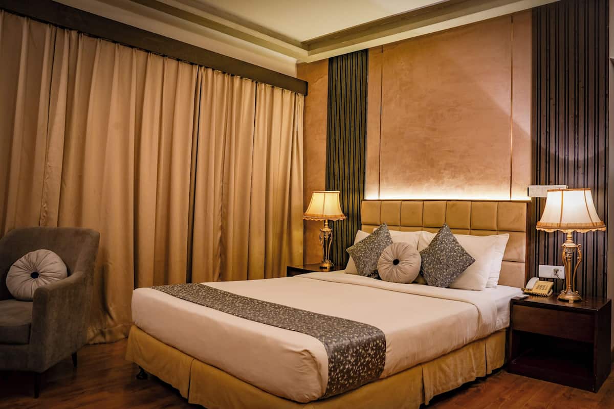 Habitación Deluxe doble, patio | 20 dormitorios, ropa de cama de alta calidad, minibar y caja fuerte