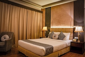 Deluxe Double Room, Patio | 20 bedrooms, premium bedding, minibar, in-room safe - Hotel Swiss Garden (Dhaka)