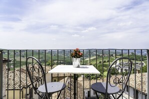 Terrace/patio - Locanda Borgo Vecchio (Neive)