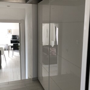 Minibar, in-room safe, desk, free WiFi