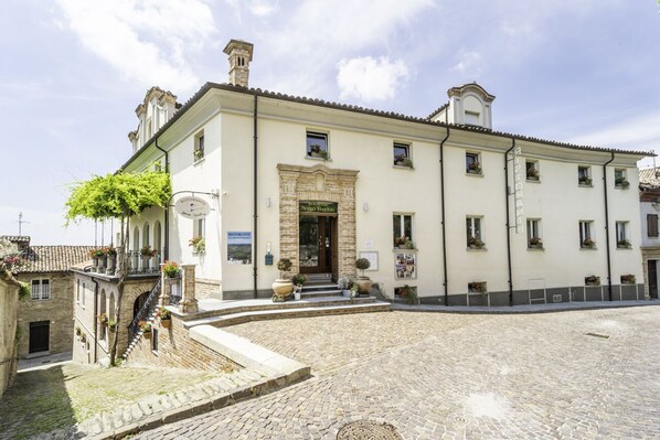 Exterior - Locanda Borgo Vecchio (Neive)