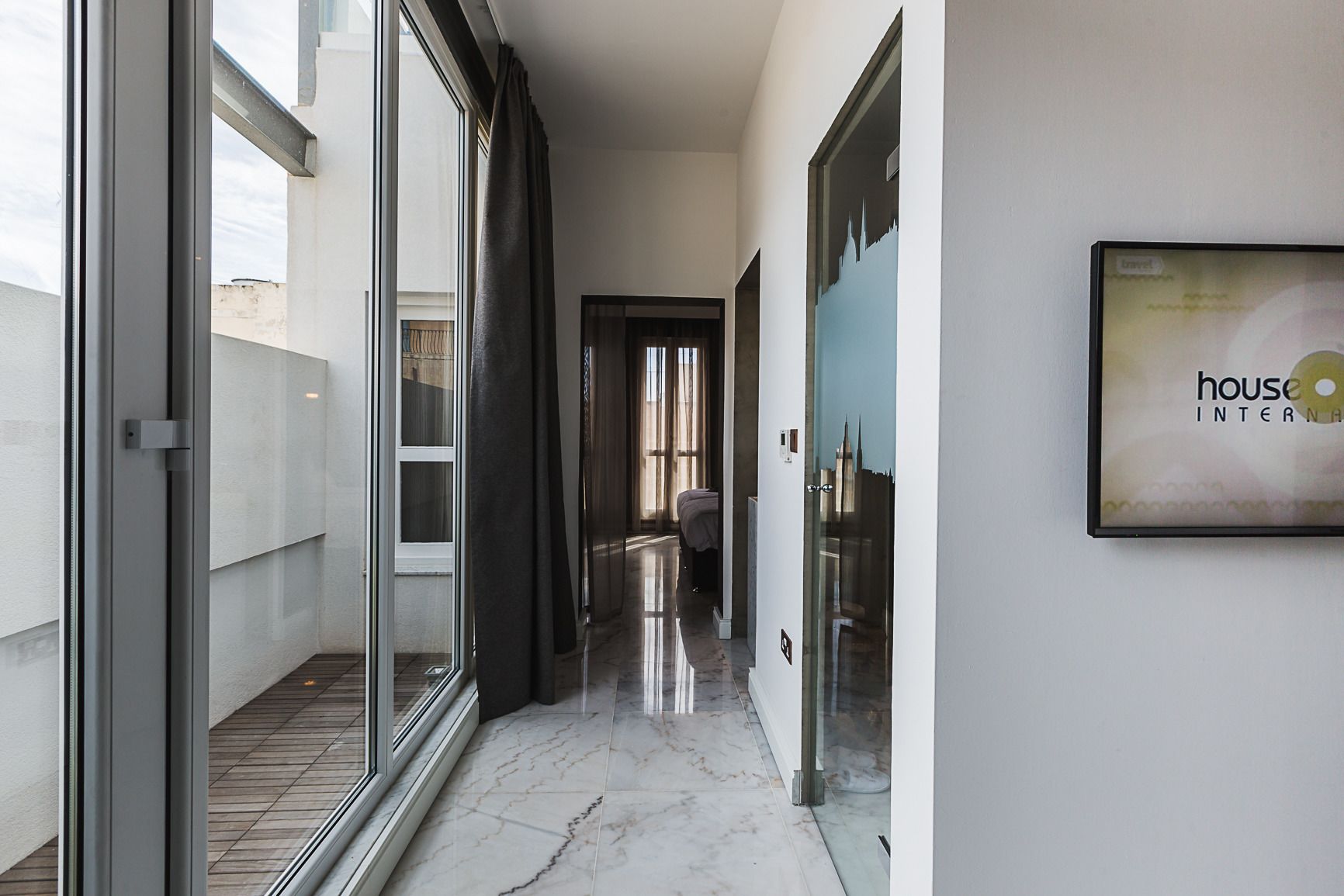 presidential suite | living area | flat-screen tv, ipod dock