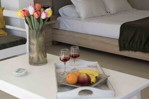 Premium bedding, in-room safe, blackout drapes, soundproofing - Elounda Eleon Villas (Agios Nikolaos)