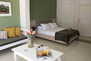 เครื่องนอนระดับพรีเมียม, ตู้นิรภัยในห้องพัก, ผ้าม่านกันแสง