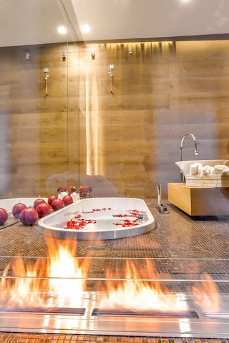 Sun Suite Luxury Pantheon