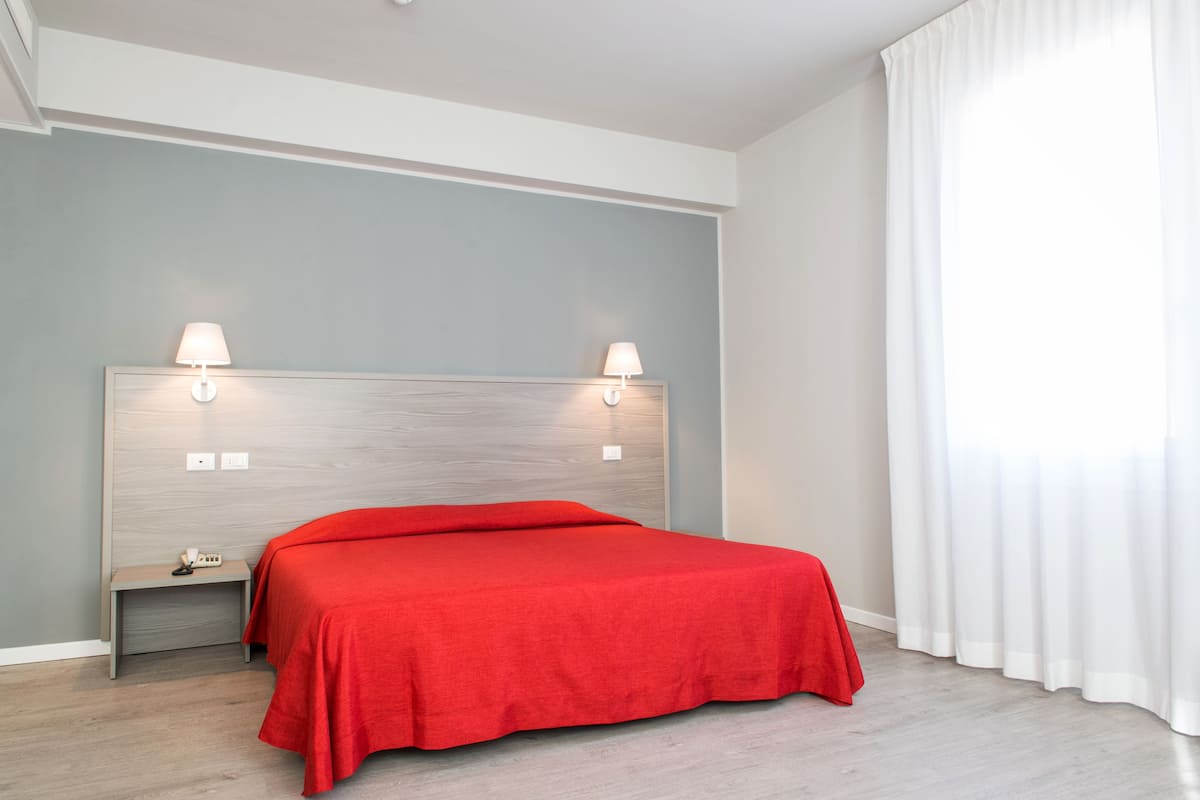 In-room safe, desk, cribs (free), rollaway beds (surcharge)