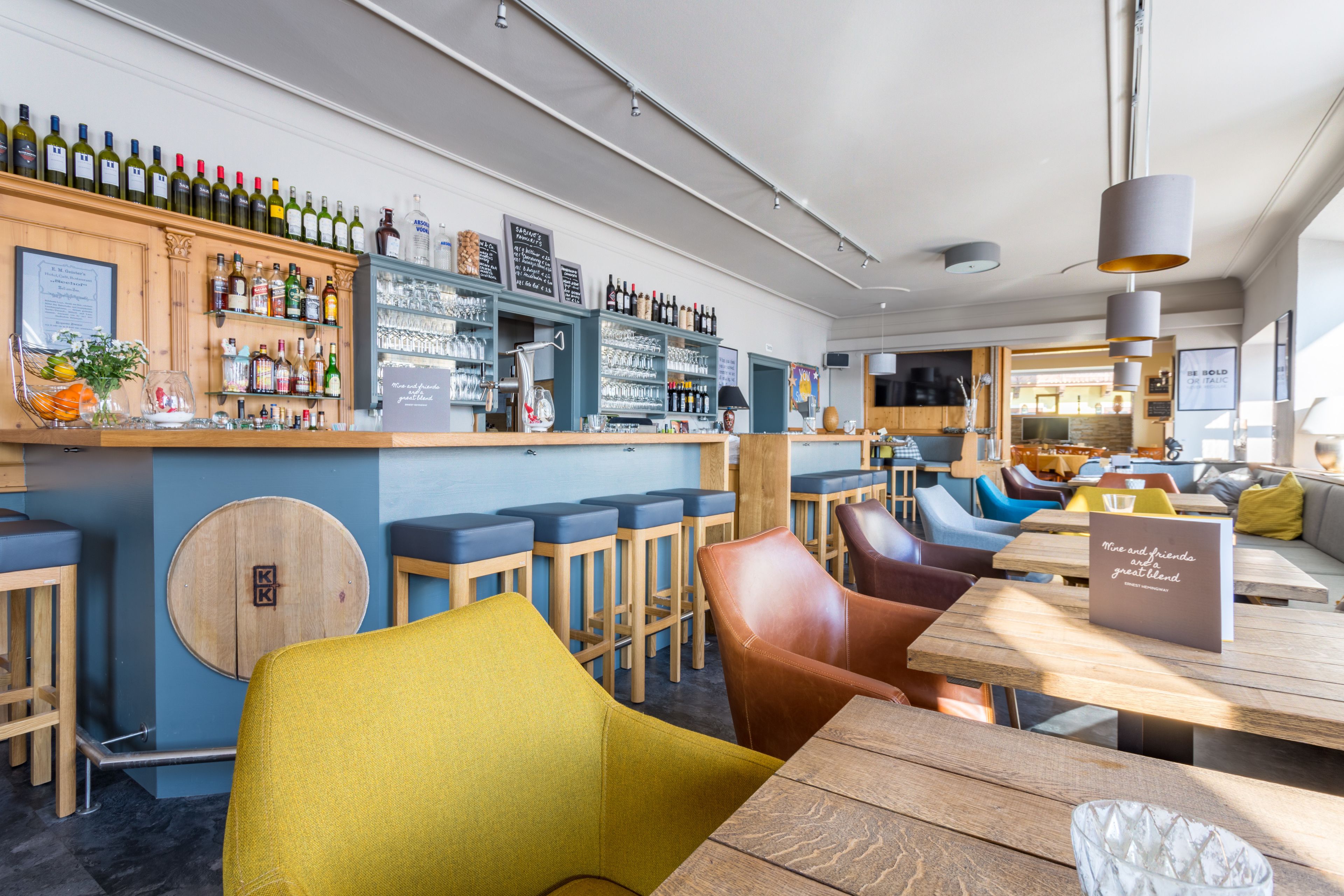 breakfast and dinner served, international cuisine