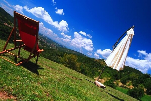 Property grounds - L'Alba dei Due Soli B&B (Nocera Umbra)