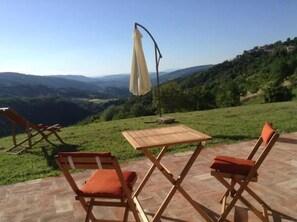 Terrace/patio - L'Alba dei Due Soli B&B (Nocera Umbra)