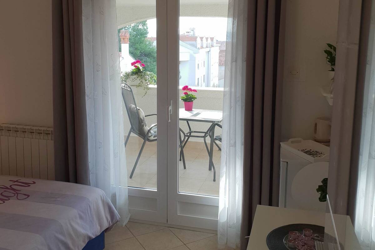 double room, 1 double bed, garden view | 1 bedroom, premium bedding, in-room safe, blackout curtains