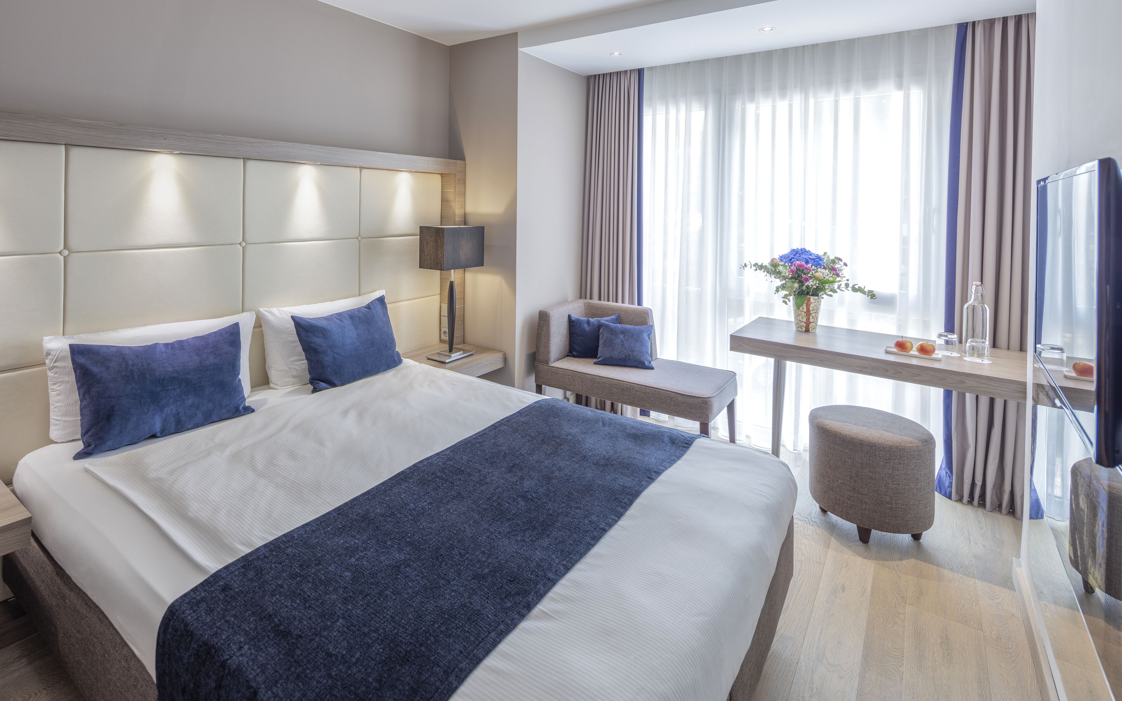 1 bedroom, hypo-allergenic bedding, in-room safe, desk