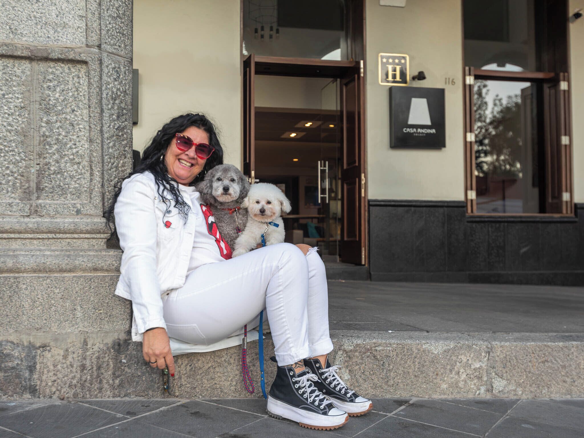 Vista frontal de la propiedad