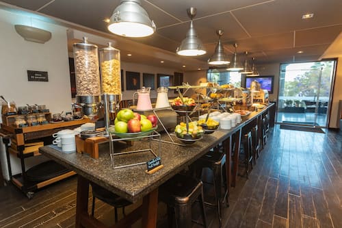 Café da manhã continental grátis todos os dias