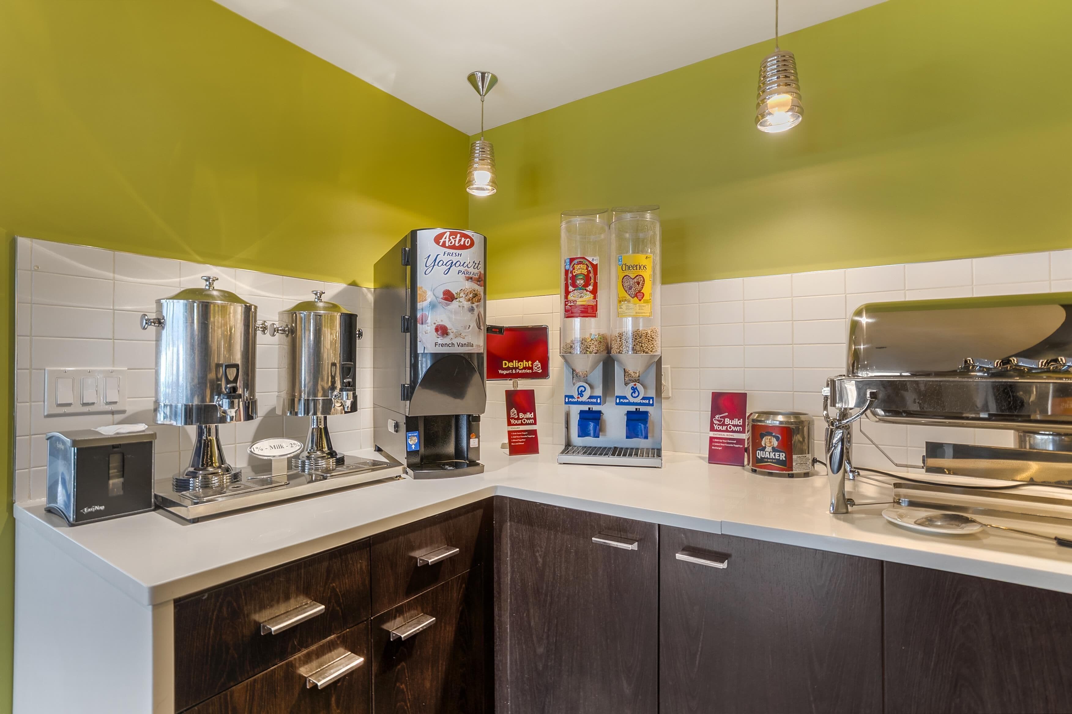 free daily full breakfast