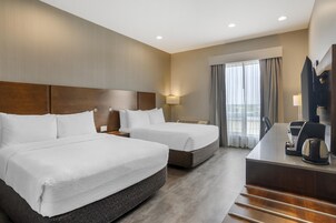 Caja de seguridad en la habitación y escritorio 