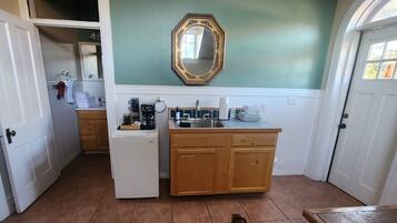 Suite, 2 queensize-senger, fjellutsikt | Wi-fi (inkludert)