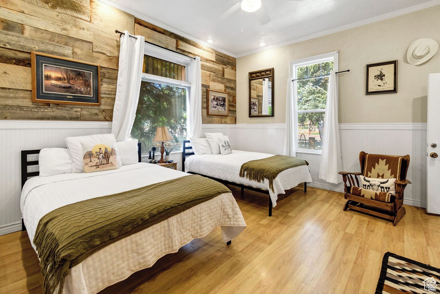 The Obsidian and Sagebrush Suite | Free WiFi