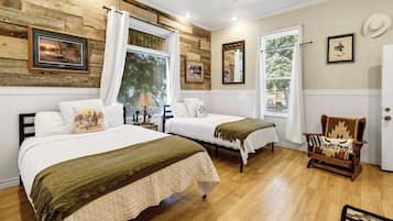 The Obsidian and Sagebrush Suite | Free WiFi